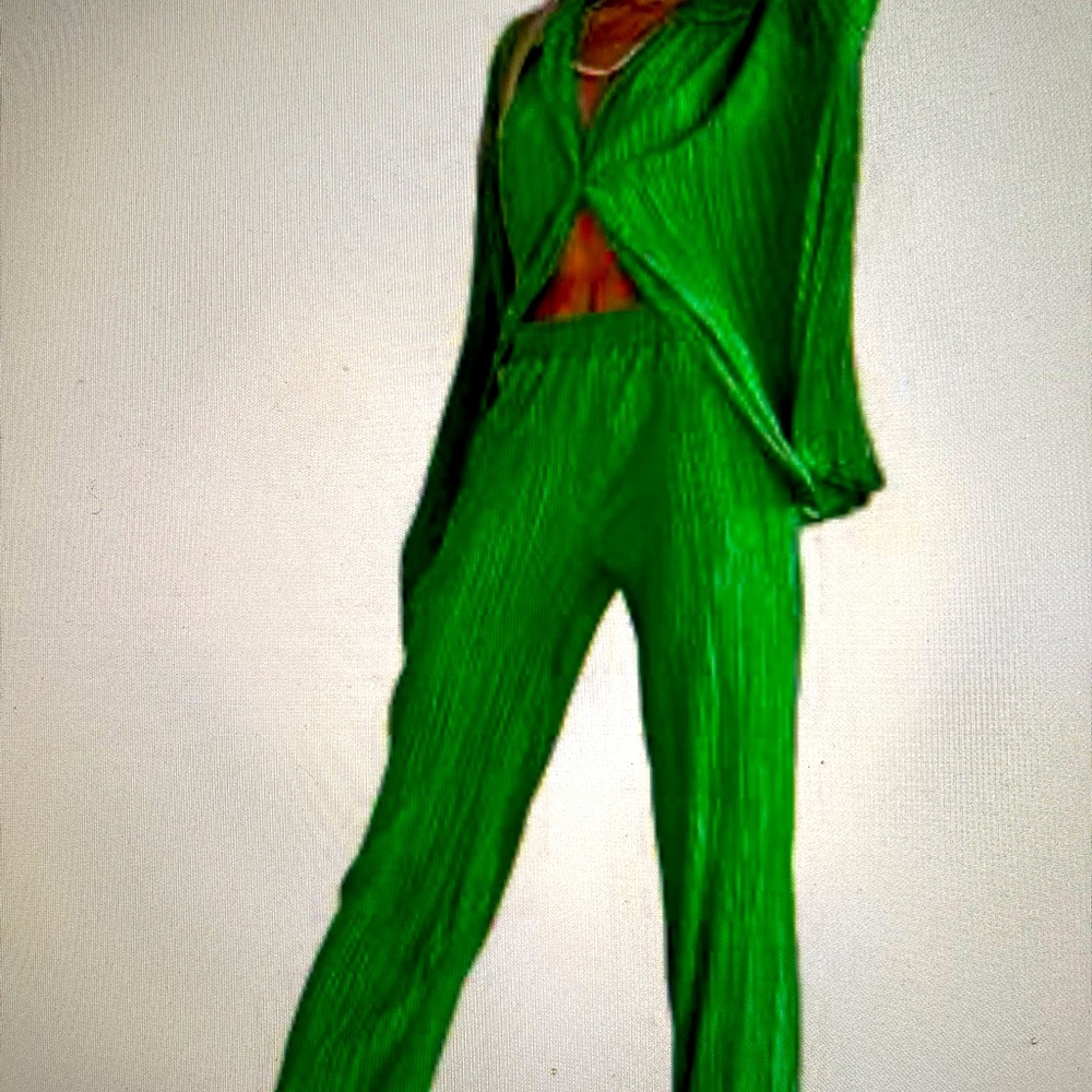 NWT RO & DE Emerald Green Chic 2- Piece Blouse/Pant Set- Size XS